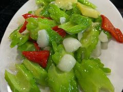 鲜百合菠萝炒凉瓜-来顺成饭庄