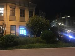 -王府井奥莱临潼小镇(临潼店)