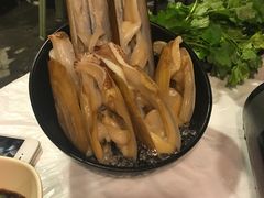 -鲜入围煮花胶鸡海鲜火锅