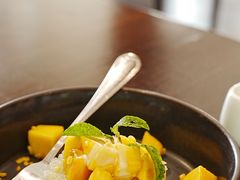 -Chom Cafe and Restaurant