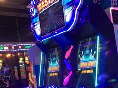 -直通车欢聚中心(崇州万达店)