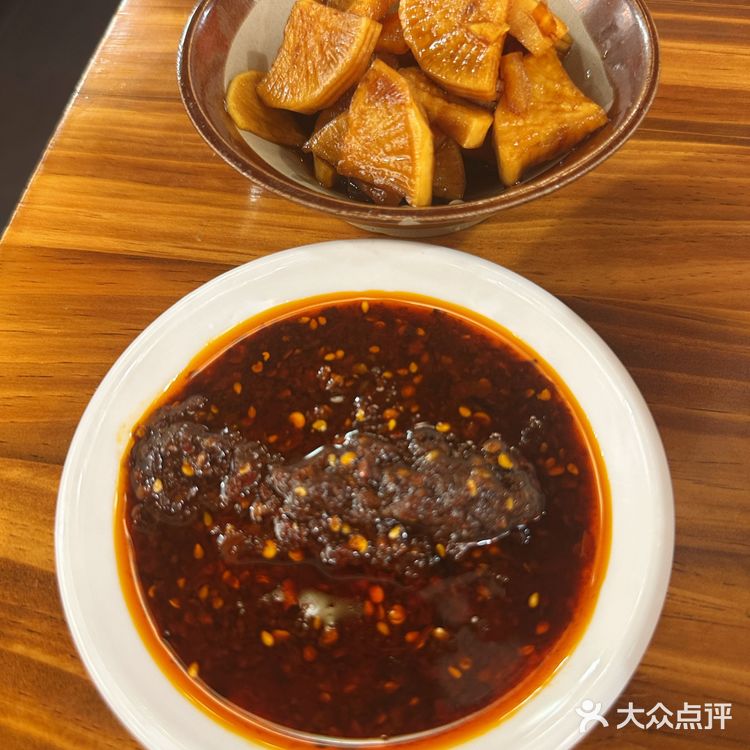 蹄花陪猪耳，最最最下饭了！！