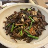 我又来了两块 三块肉 两碗饭 舒服！店内位置很大