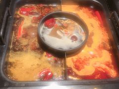 -老牌坊云南鱼豆花火锅(哈西万达店)