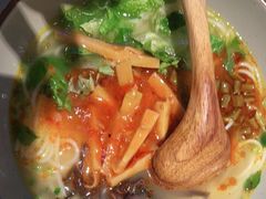 -百春原湖南牛肉粉(百联世纪店)