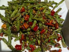 -老码头黑皮肘子锅包肉(赣水路店)