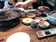 -明洞阿姨·韩式酱蟹烤肉·创意料理(三元桥店)