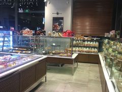 面包甜点陈列柜-巴黎贝甜(常德路店)