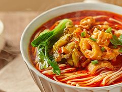 酸菜肥肠面-遇见小面(洛溪新地店)