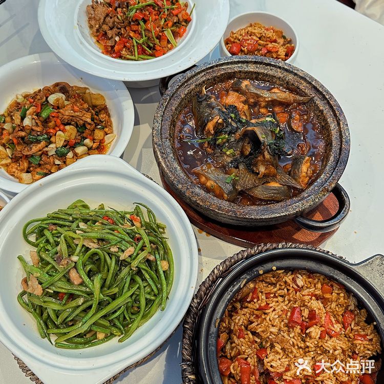 今天吃完明天还想吃的正宗湘菜馆,那叫一个香