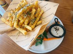 -Mark&Mars Restaurant