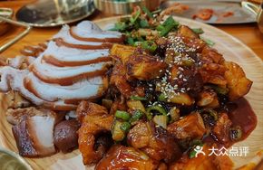 Half-Half Pork Knuckle