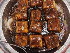 -王朝大酒店徐汇店-地面停车场