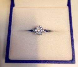 -威德钻石-克拉钻大本营(南京东路店)