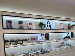 -J-Optical佳视明眼镜·蔡司视觉(青岛金茂览秀城店)