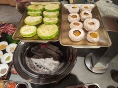 -围炉肉舍•炭烤活鳗•丹东海鲜烤肉(步行街店)