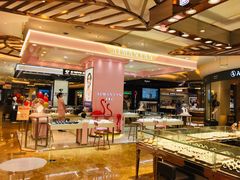 -王府井百货熙地港店