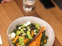 煎三文鱼牛油果色拉-Wagas沃歌斯(太古汇店)