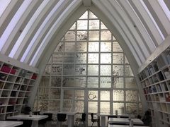 -钟书阁(松江泰晤士小镇店)