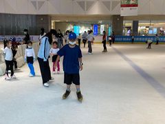 -冰纷万象滑冰场(南山万象天地店)