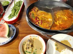 跷脚牛肉-鸿姐老火锅·传统炒料(上海旗舰店)