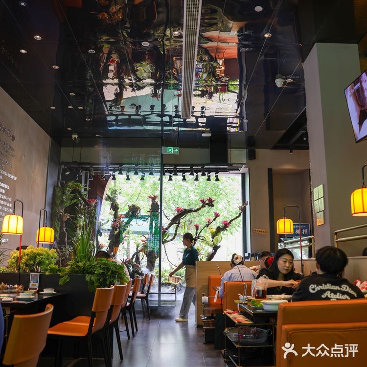 在昆明！！一年四季都在吃的火锅店。。。
