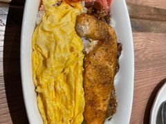 香煎三文鱼配元气欧姆蛋饭-玛格萝妮比萨屋(四平店)