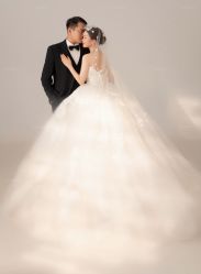 -雪中彩影婚纱摄影·微光艺术中心