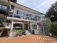 -有猫主题·治愈系猫咖(曾厝垵店)