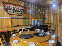 -牧民人家羊粪火自煮手把肉餐馆