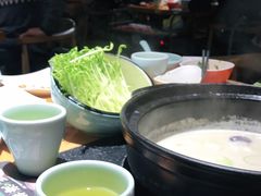 -洪氏嗨捞·广东猪肚鸡·椰子鸡火锅(西咸万象城店)