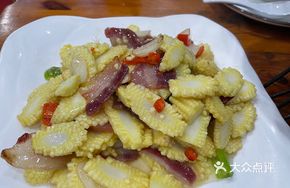 Corn and Bamboo Shoot Stir-Fry with Preserved Meat