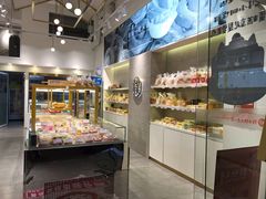 面包甜点陈列柜-美点饼业(新阳店)