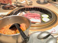 -蚂蚁洞·烤肉大营地(上海静安大悦城店)