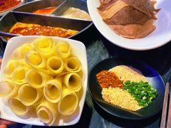 -热火朝天鲜切牛肉火锅(南强街巷店)