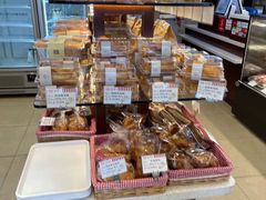 -红宝石·鲜奶小方·海派西点房(万航店)