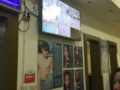 -虹桥河滨花园会所游泳馆