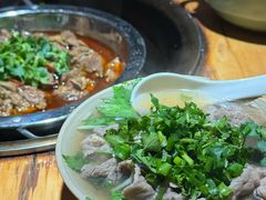 -大众跷脚牛肉馆·非遗传承单位(峨眉山店)