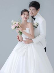 -蒙娜丽莎婚纱摄影(爱城总店)