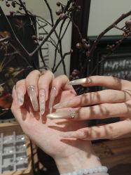 -Lucky girl建构养甲·中式翘睫专业店