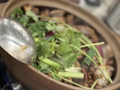 -胡须佬鸡煲四季火锅店(石厦西村直营店)