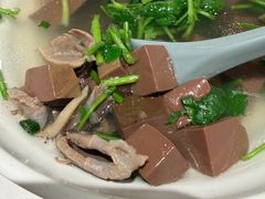 馋口鸭血汤-馋三尺蟹粉小笼(人民广场店)