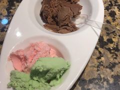 自助冰淇淋-黄记煌三汁焖锅(三胞广场店)