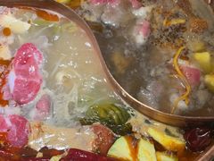 -洱火云南酸菜牛肉火锅(石景山当代商城店)