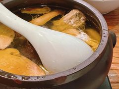 野生松茸炖乌鸡-云海肴·汽锅鸡·云南菜(美罗城店)