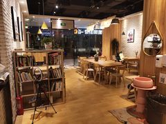 -藏猫猫咖啡主题馆(中央大道店)