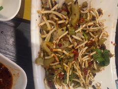 -四季喧黔味豆米火锅(万达广场店)