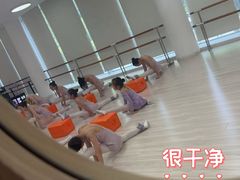 -小荧星艺校(浦东中环分校)