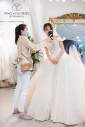 -洋洋婚纱品牌集合店