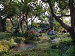 -Chom Cafe and Restaurant
